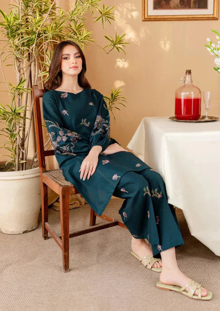 Lawn 2PC Embroidered - 5008 - Sapphire Studios