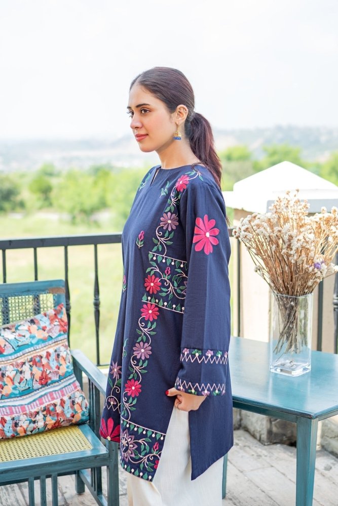 Lawn - 2pc Embroidered - 5081 - Sapphire Studios
