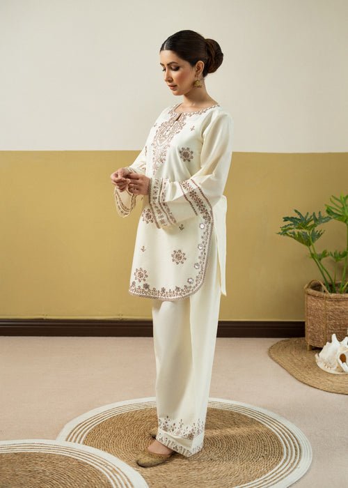 Lawn - 2PC Embroidered Suit - 5333 - Sapphire Studios
