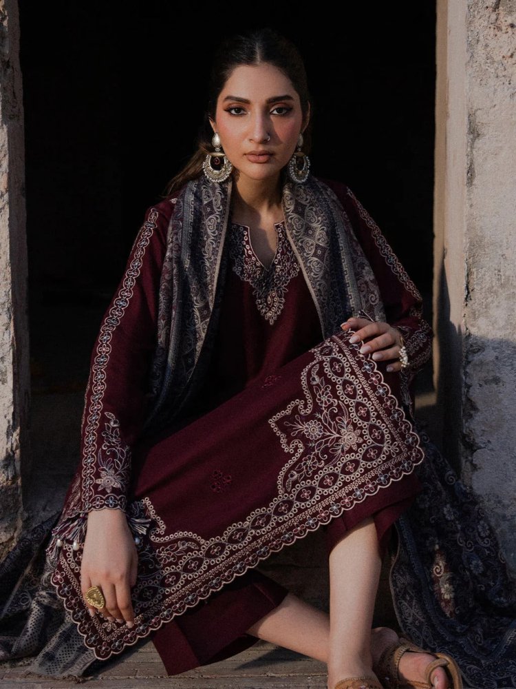 Lawn 3PC Embroidered Shirt with Digital Printed Jacquard Dupatta - 5047 - Sapphire Studios