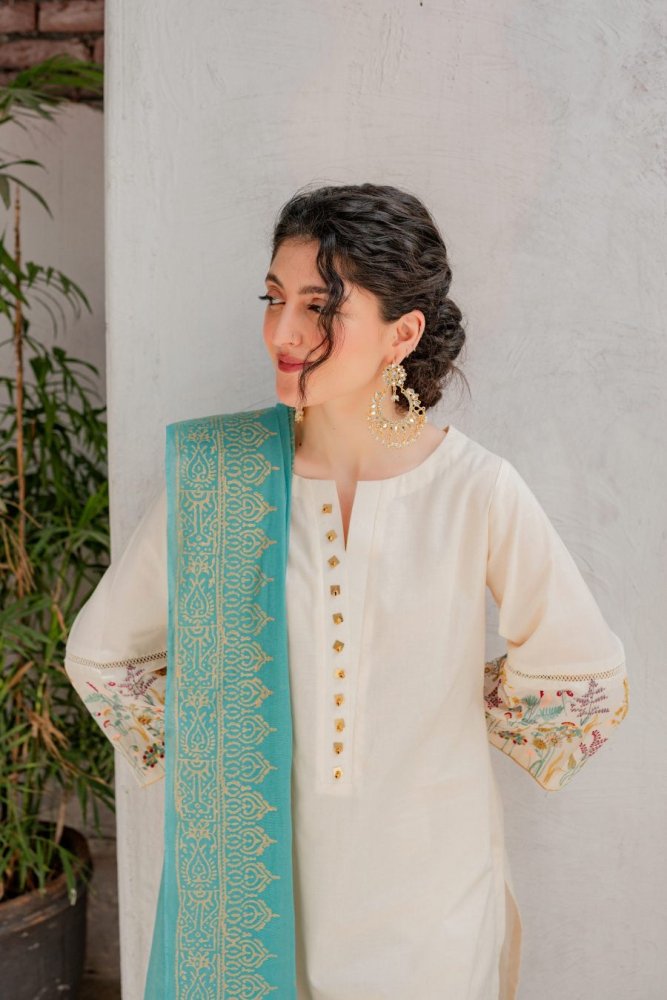 Lawn 3PC Embroidered Shirt with Digital Printed Jauqard Dupatta - 5018 - Sapphire Studios