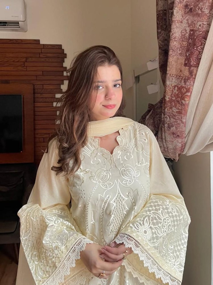 Lawn - 3PC Embroidered Shirt With Organza Embroidered Dupatta - 5307 - Sapphire Studios