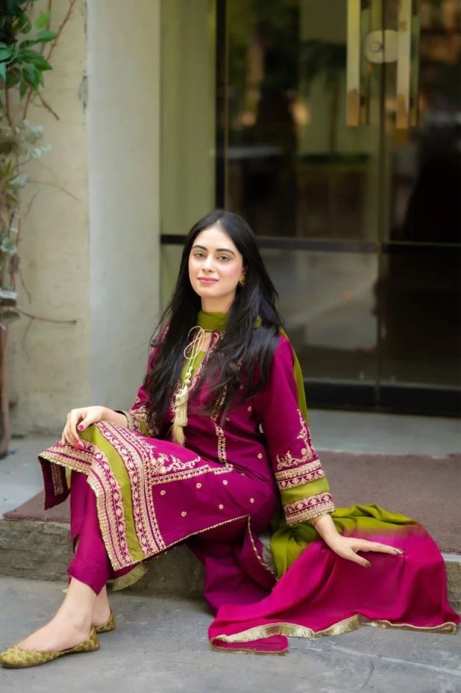Lawn - 3PC Embroidered With Chiffon Dye N Dye Dupatta - 5023 - Sapphire Studios