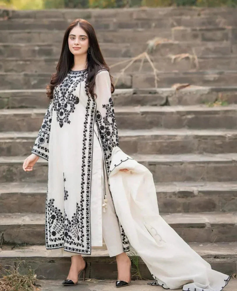 Lawn 3PC Embroidered With Chiffon Embroidered Dupatta - 5019 - Sapphire Studios