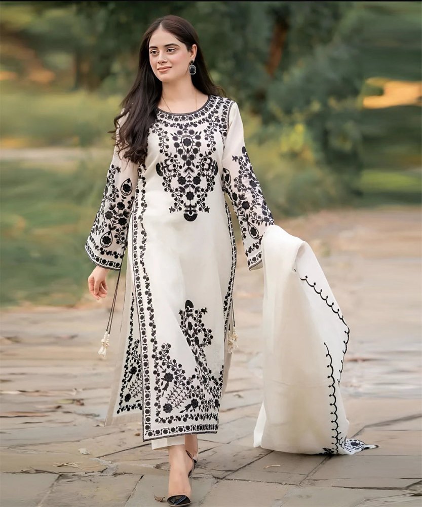 Lawn 3PC Embroidered With Chiffon Embroidered Dupatta - 5019 - Sapphire Studios