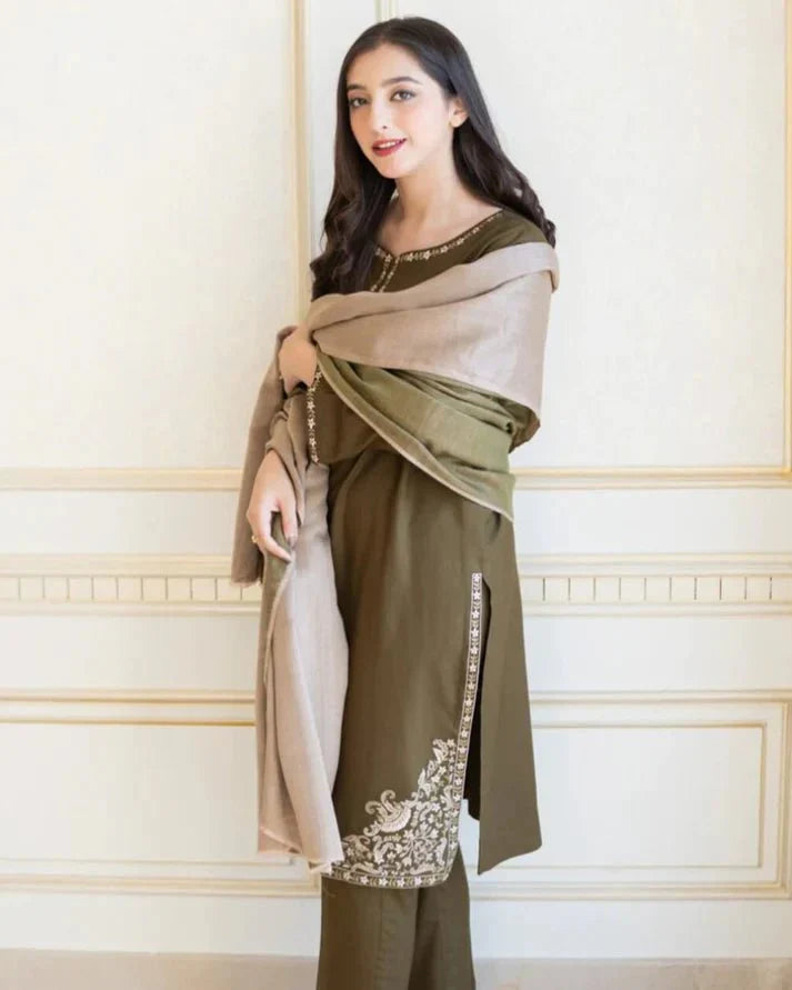Lawn 3PC Embroidered with Swiss Lawn Shawl - 1043 - Sapphire Studios